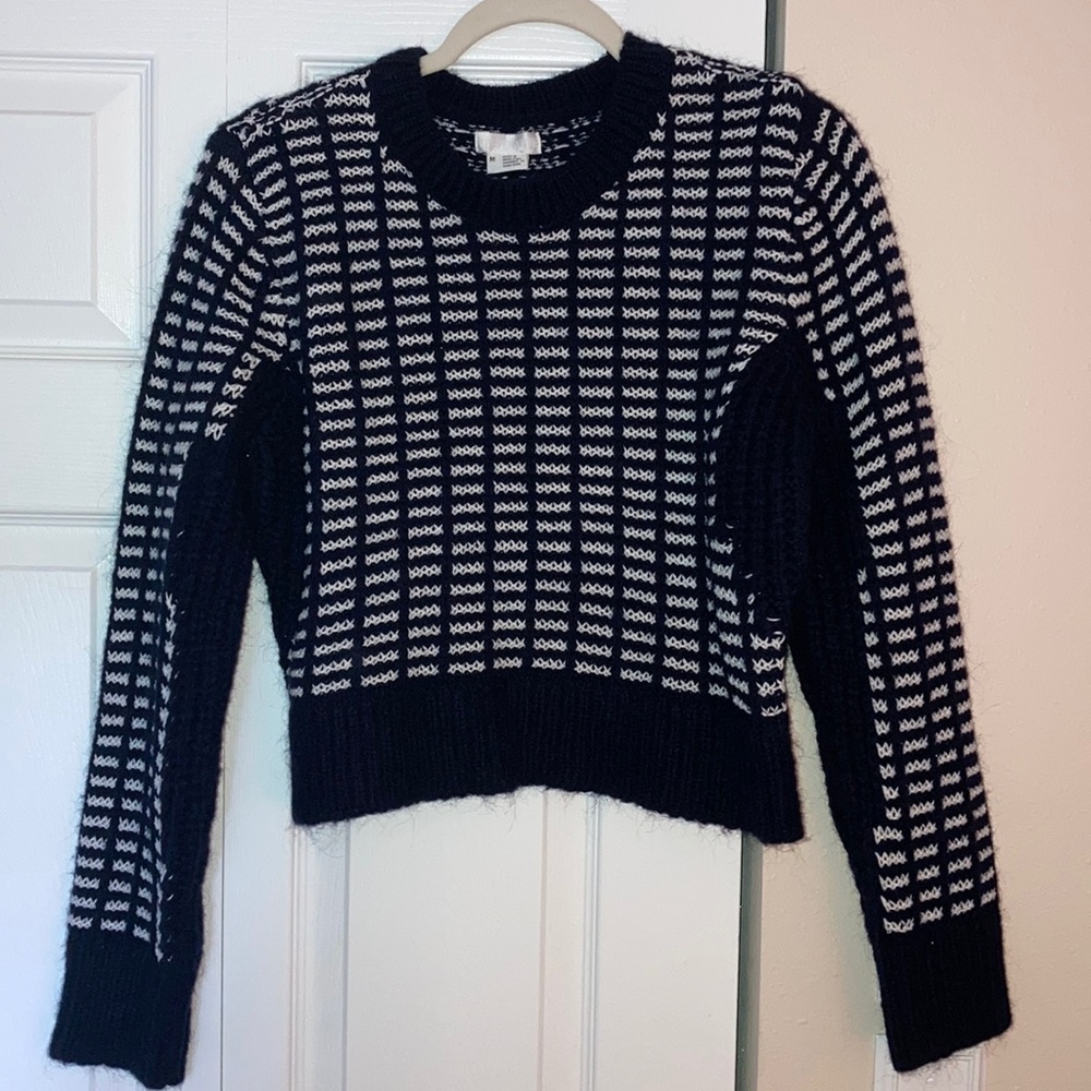 Navy Blue and White Long Sleeved Sweater Size M